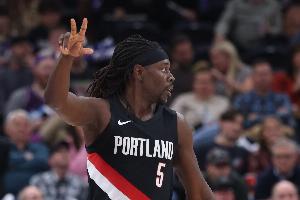 廉颇老矣？霍勒迪15中10高效拿下31分9板7助 正负值+29最高