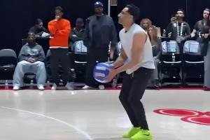 NBA爆料界大神！名记Shams备战明天名人赛 这三分水平相当可以啊~