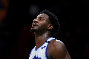 JJJ或赛季报销！解说：确实不太懂但是能看明白 你很棒下季咱们拼