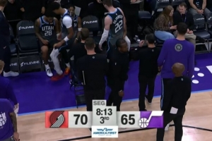 要开始了吗？科利尔肘倒西索科 开拓者一波10-2反超打停爵士