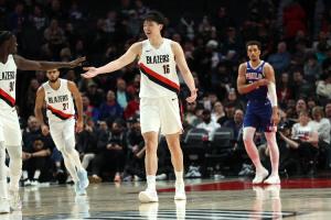 场均7.5分钟2.2分&命中率29.8%！如何评价杨瀚森开季至今的表现？