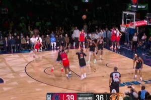 大将之风！埃奇库姆展示各种进攻连得7分 撤步中投杀死比赛！