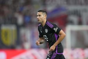 拜仁官方；因轻微肌肉问题，格雷罗将缺席今日对阵不莱梅的比赛