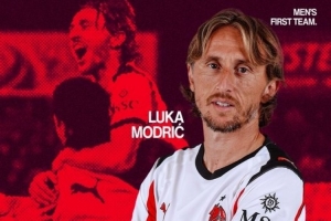 打入1球+传球成功率高达95%！官方：魔笛当选米兰2-1比萨全场最佳