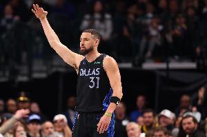 克莱谈与安踏签终身合同：感谢安踏的鼎力支持 我们是天作之合