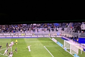 拉比奥特社媒晒菲尔克鲁格罚点瞬间照，暗示对手球员提前进线