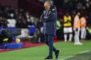 TA：热刺等6队争夺最后1个保级名额，森林若降级可能出售安德森