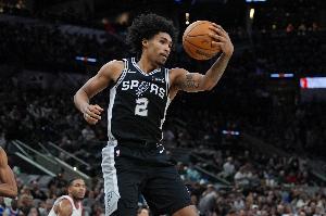 兢兢业业！榜眼哈珀5中2拿到8分5板 三分4中2