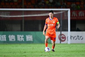 官方：泰山与20岁后卫史松宸完成续约，合同期至2030年12月31日