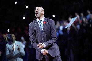 埃奇库姆：卡特跟我们说 干嘛不拼尽全力去打？我们就决定去竞争