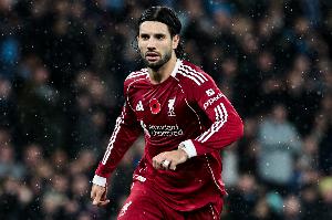 维尼修斯、阿诺德社媒庆祝皇马赢球，索博斯洛伊现身评论区