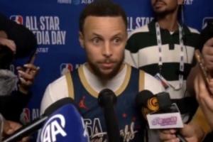 什么叫天王巨星啊！库里：谁说了啥？咱们举手一个一个问好吧！