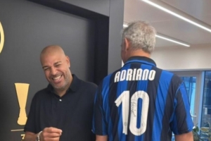 阿德里亚诺：对阵尤文是心潮澎湃的对决，很荣幸能现场为国米助威