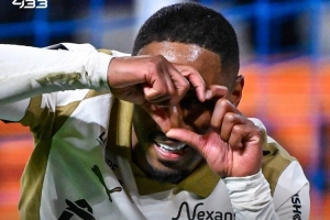 黑马！5-0大胜巴黎FC，朗斯反超巴黎圣日耳曼暂登顶法甲积分榜