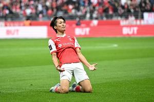 中村敬斗谈日本国脚伤病：躲着踢反而风险高 久保建英能及时复出