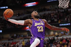 基德：詹姆斯的身体是受过一些伤 但他热爱竞争的心理状态是关键