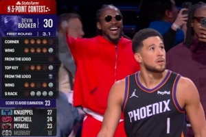 首个30分！布克超越克尼佩尔暂时排名第一 挤掉鲍威尔