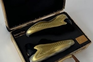 库里上脚爱德华兹AE 1 金牌配色PE！鞋身还有库里号码和名字！