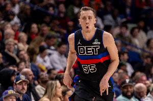 投篮命中率44.1%！坎宁安：邓罗是最顶尖的无球跑动射手