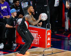 利拉德：小时候我也期待球星们在扣篮&三分赛中对决 我是为了球迷