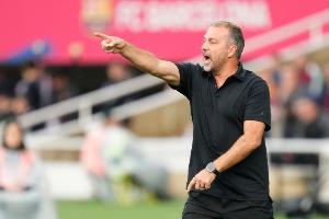 弗里克谈争议判罚：本场裁判执法水平与我们踢球的水平一样