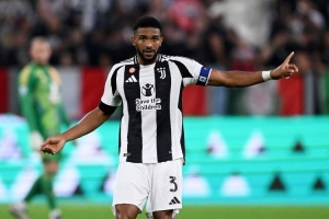 记者：预计布雷默是右屈肌轻度损伤，将缺席一个月时间