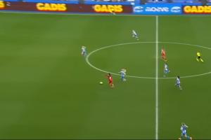 上轮西女甲离奇中场进球，射门质量堪比回传，门将判断失误送礼