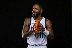 前队友：欧文每次训练前会烧鼠尾草驱灵 完成前我们不能进更衣室