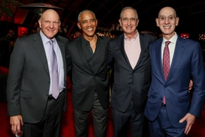 快船官方晒全明星大佬合照：鲍尔默/奥巴马/布莱恩·罗伯茨/萧华