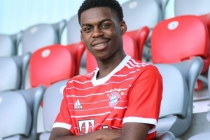 记者：拜仁考虑夏季召回阿塞科，孔帕尼欣赏他并会给他一线队位置