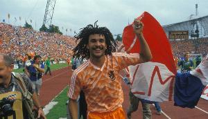 古利特：17岁时曾有机会加盟阿森纳 前往切尔西对我来说是冒险