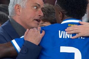 穆帅：我告诉维尼修斯庆祝方式必须改变 本菲卡不是种族歧视球队