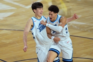 徐静雨：队友格局小&后来不给杨瀚森球 要不他可能已是新秀赛MVP