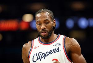 伦纳德在场快船进攻效率联盟第4&净效率第8 不在场则是第28&第26