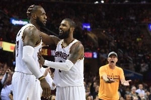 欧文/韦德/浓眉谁是老詹最厉害的搭档？杨毅：浓眉 韦德不在巅峰