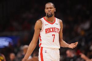 防守卖力！杜兰特正面扑防再送封盖 首节已有3次盖帽