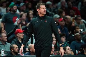 斯普利特：目前防守端最大的问题是篮板 需要全队每个人做得更好