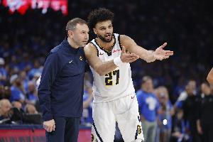 队记：掘金的关键时刻问题很大 防守决策多次失误&给快船太多罚球