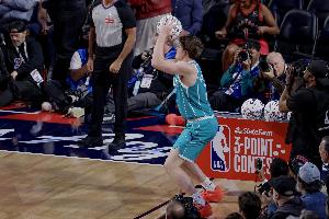 差21记！解说：只要不伤 克尼佩尔会是新秀赛季3分命中最多的球员