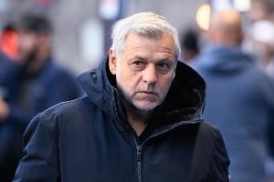 里尔主帅：今年10场只赢1场，球队出现了大问题，理解球迷喊下课