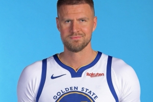 波尔津吉斯：离开绿军的这一年并不容易 但我很期待来到勇士