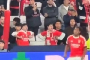 葡媒：本菲卡调查球迷模仿猴子跳舞事件，球迷可能被开除会员籍