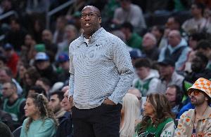 解说：尼克斯被活塞血脉压制了 他们会不会后悔截止日没干票大的