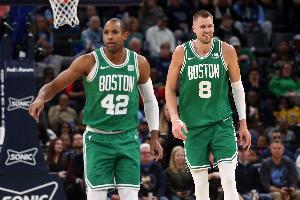 绿军记者：在勇士更衣室里 波尔津吉斯的更衣柜就在霍福德的右边