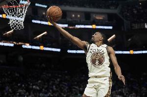 打得不错了！梅尔顿13中7贡献全队最高18分外加3板1助1断