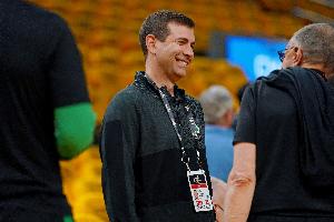 美记：绿军连签两份10天短合同 是为了满足14人的最低阵容要求