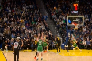 冷血杀手！凯尔特人连续被追分 普理查德接连2记三分稳住局势！