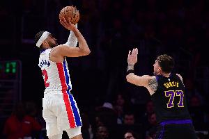 坎宁安本赛季多次单场至少40分10助 NBA第二人&比肩东契奇