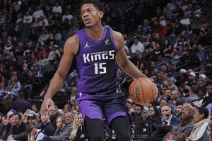 不演了！15连败国王目前已有三人赛季报销：拉文 小萨 亨特