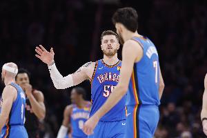 一节花！雷霆单节轰出29-10 半场结束50-33领先篮网17分